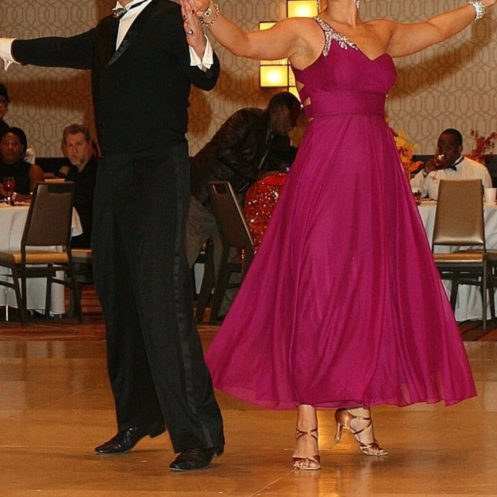BEAUTIFUL PURPLE Strappy Back Formal Dress - Picture 8 of 8